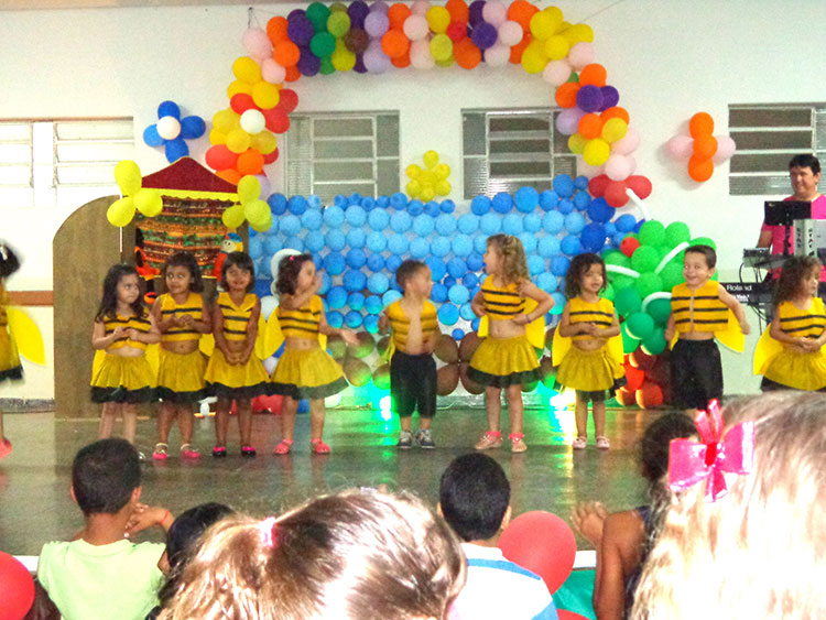 roupa para festa da primavera infantil